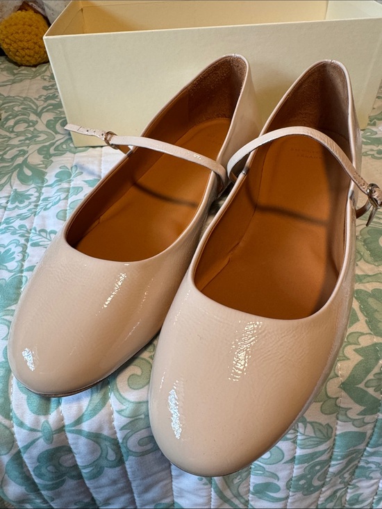 Sezane Shoes - Sézane Glossy Patent Mary Jane Flats in Blush